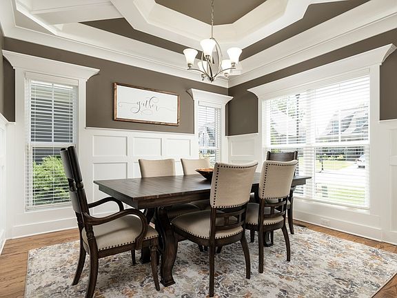 4th image of 8061 Hodges Way