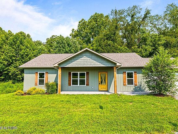 2nd image of 260 Hemlock Springs Dr