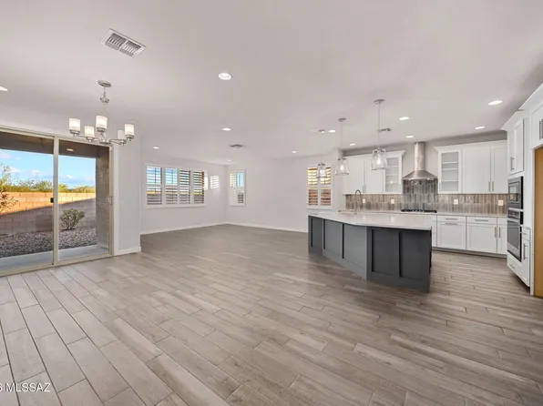 11105 S Silver Fern Dr, Vail, AZ 85641