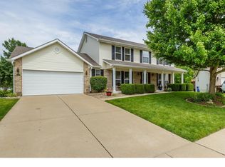 32 Pineshadow Ct, Saint Peters, MO