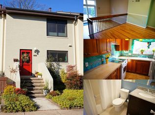 2056 Golf Course Dr, Reston, VA 20191