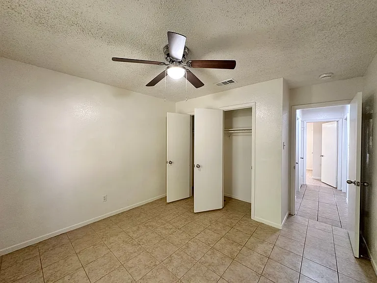 219 E Beeline Ln — Photo 16