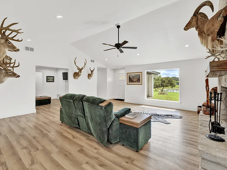 1901 Melissa Ln — Photo 20