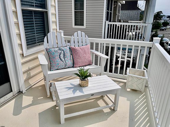4th image of 1227 Pleasure Ave #2