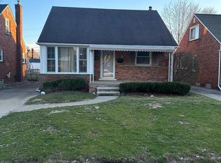 20466 Country Club Dr, Harper Woods, MI