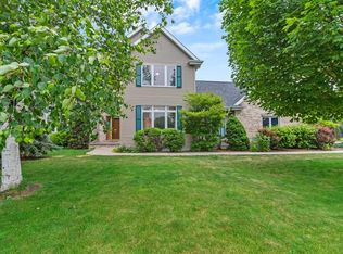 558 Mustang Ln, Fond Du Lac, WI 54935