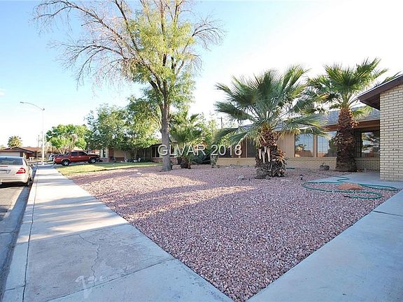 2nd image of 800 Glen Abbey Cir
