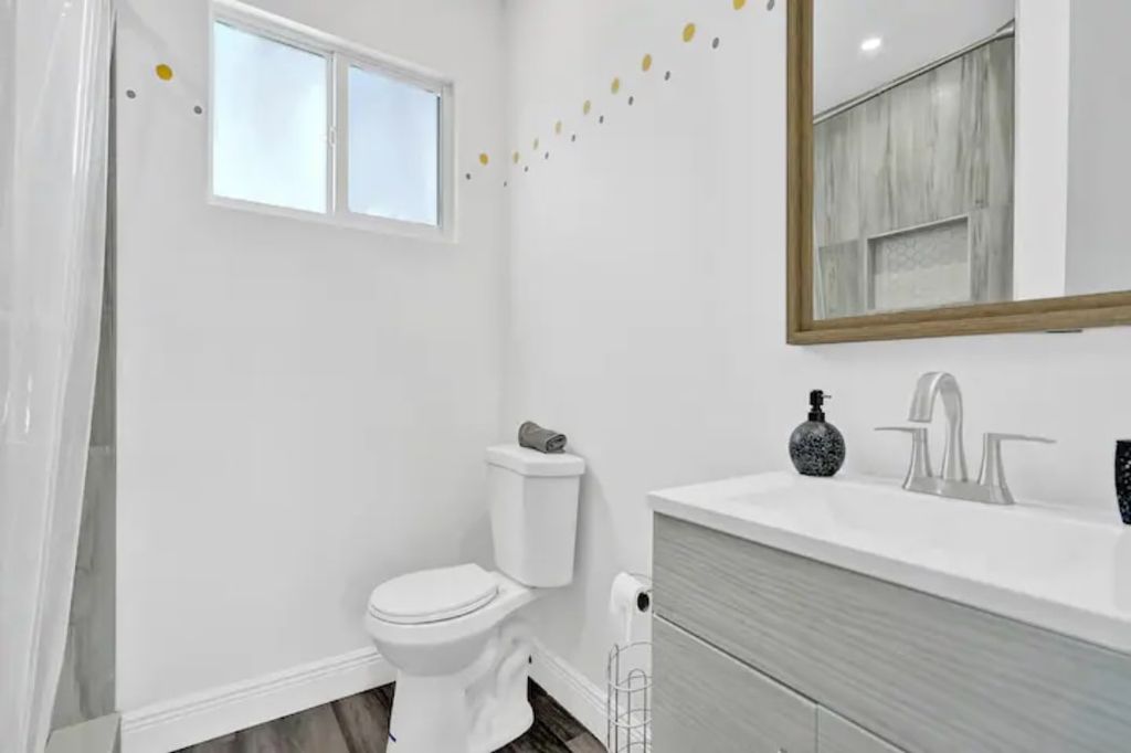 725 NE 7th St #C, photo 6