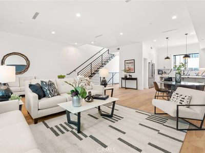 6510 N Contour Ln, North Hollywood, CA, 91606
