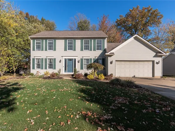 32140 Augusta Dr, Avon Lake, OH 44012