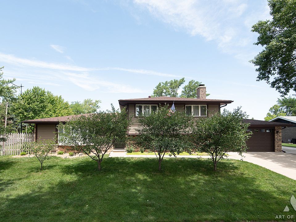 1st image of 8140 W 91st St