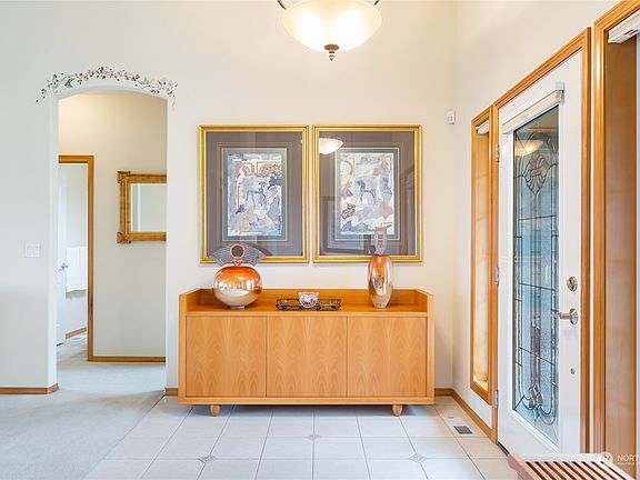 5th image of 4322 9th Avenue NW