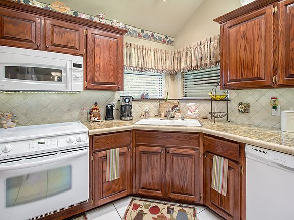 5th image of 2951 Black Locust Ct