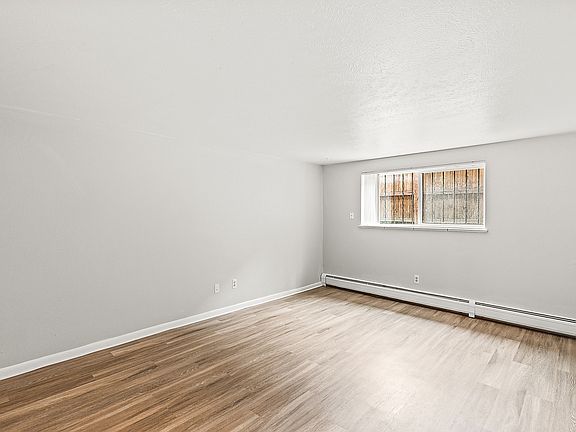 4th image of 1443 N Monroe St #105