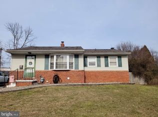 7 Phyllis Dr, Newark, DE 19711