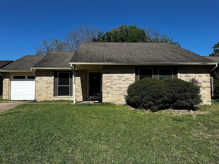 635 Jeff Davis Dr — Photo 1