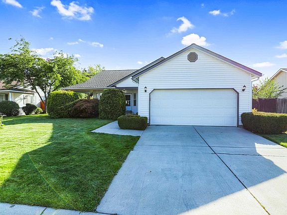 3rd image of 1914 N Hodges Ln