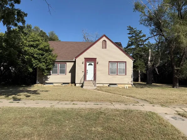 914 N Mill St, Beloit, KS 67420