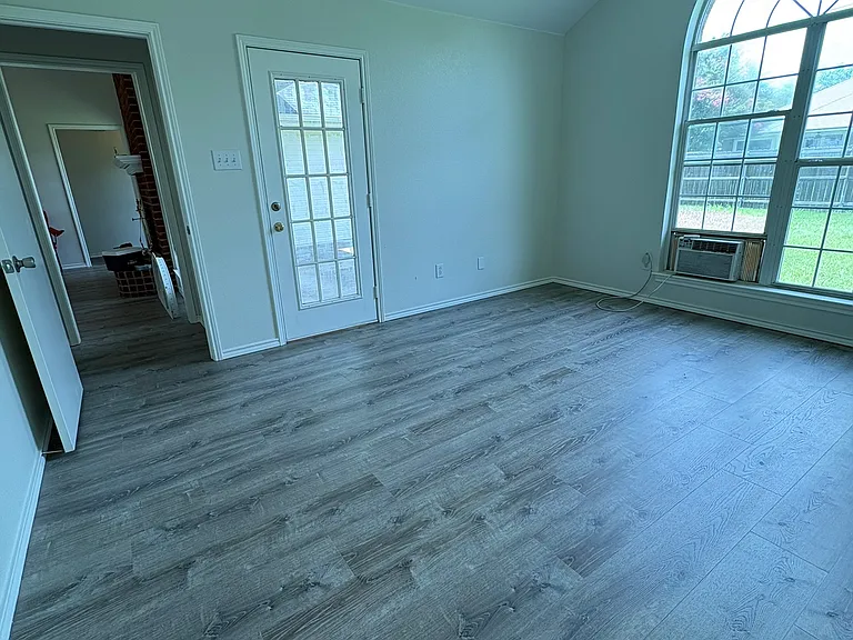 305 Myrtle Ave — Photo 14