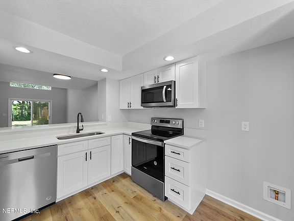 5th image of 8033 VIRGO Street