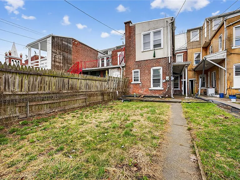 1139 W Linden St — Photo 20