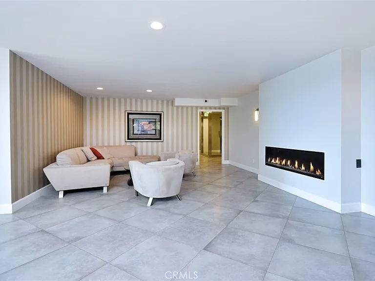 1230 Horn Ave #414 — Photo 3