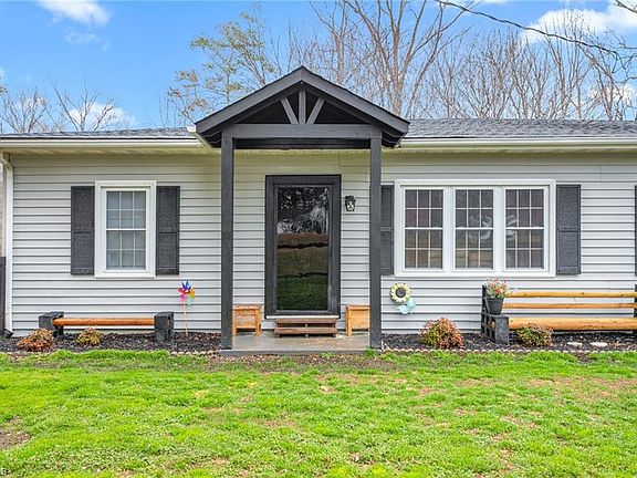 2nd image of 409 Iron Mountain Rd