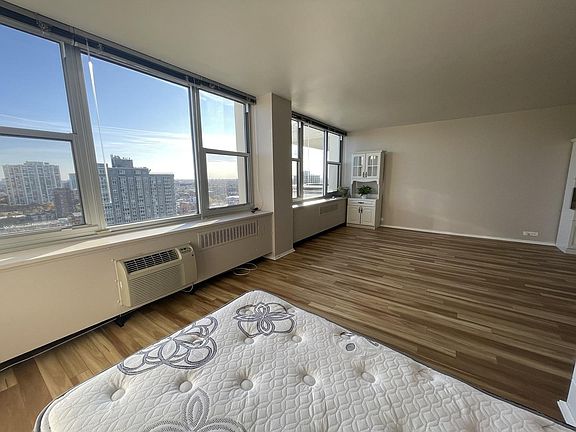 5th image of 4250 N Marine Dr APT 2114