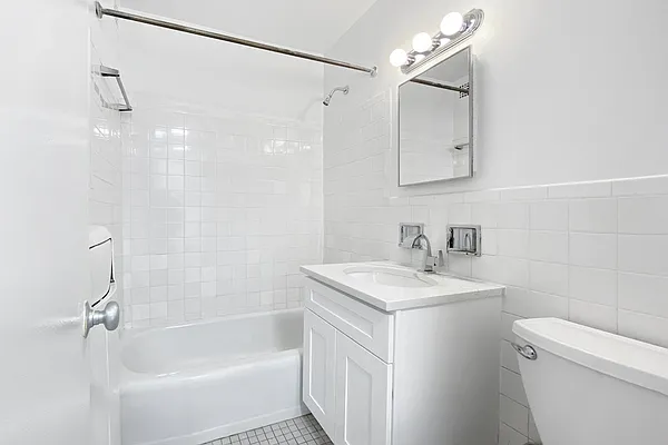 Rented by Compass | media 9