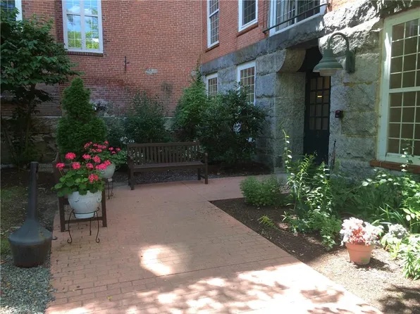 2 School St Unit 322, Lincoln, RI 02865