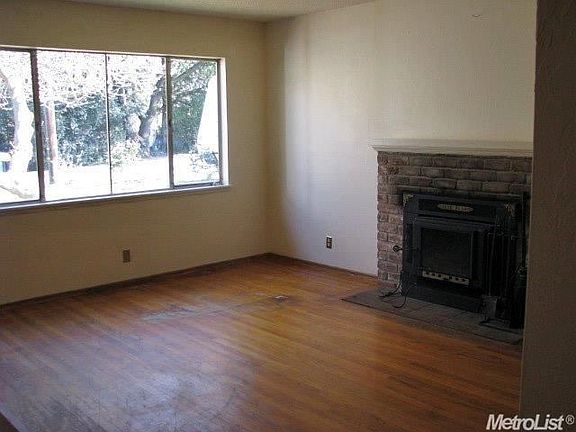 3rd image of 6235 Almond Ave