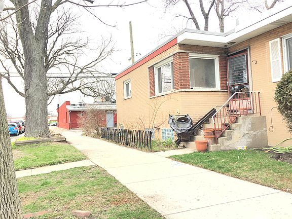 2nd image of 2346 W Chase Ave #1