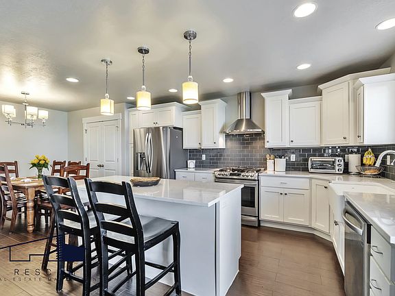 2nd image of 1439 S Dunbar Ln