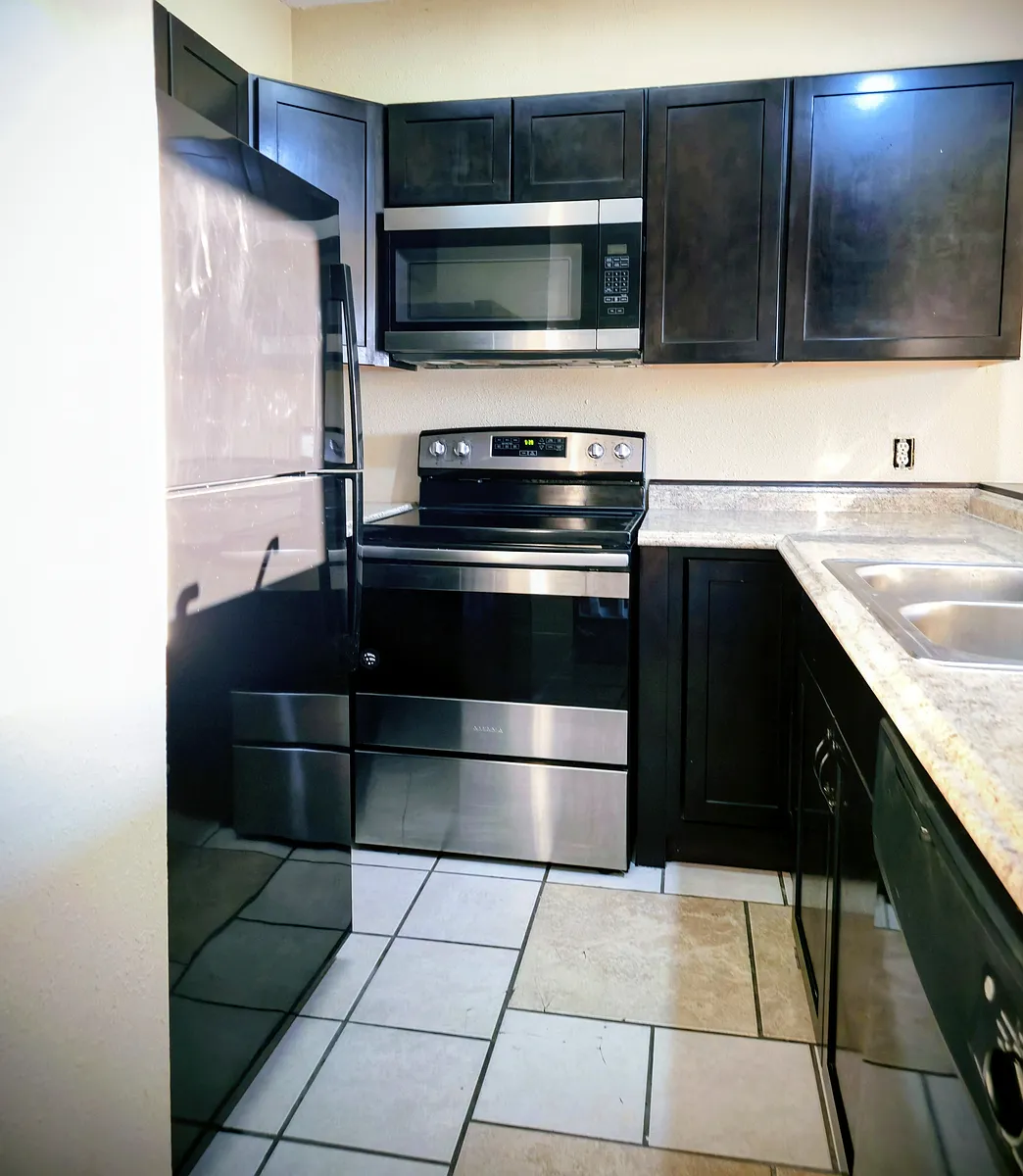 Building Photo - 18 Bentree Ln #407