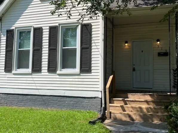 915 W Macqueen Ave, Peoria, IL 61604
