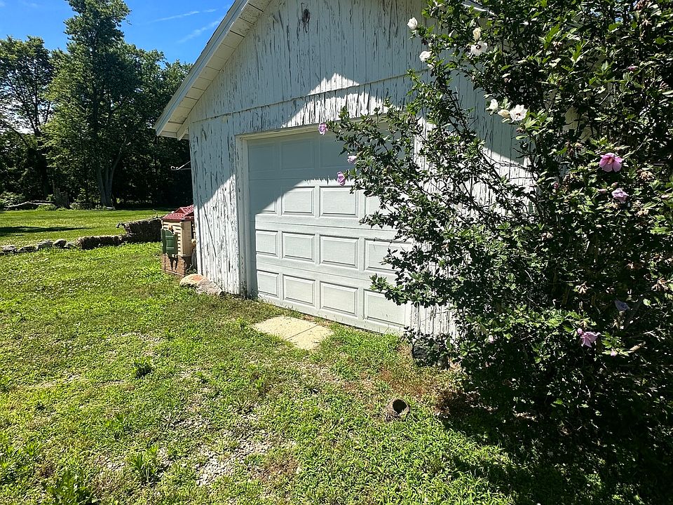 2nd image of 9045 N Raleigh Rd
