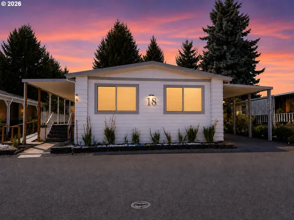 13640 SE Highway 212 Unit 18, Clackamas, OR 97015