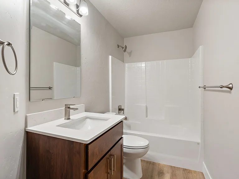 615 N Locust St — Photo 19
