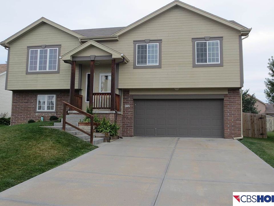 1st image of 710 Rosewood Ave