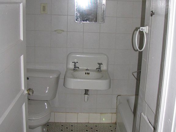 Full ceramic bath
