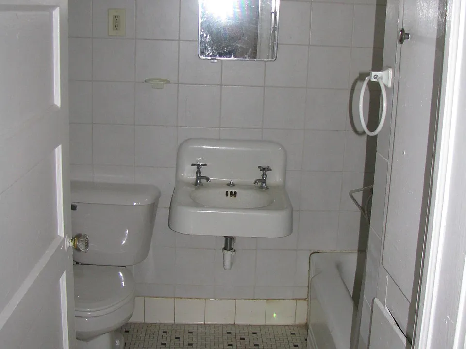 Full ceramic bath