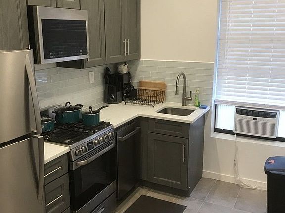 3rd image of 719 9th Ave APT 3R