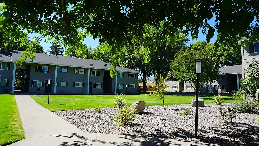 Lincoln Garden — Photo 1