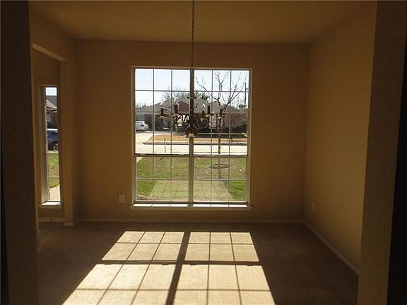 4th image of 3325 Welch Ln