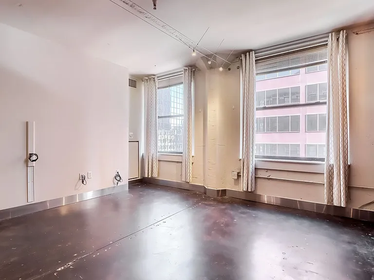 444 17th St #704 — Photo 2