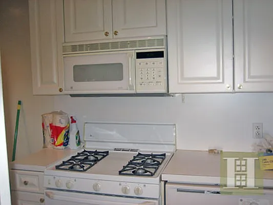 Rented by Halstead Real Estate | media 13