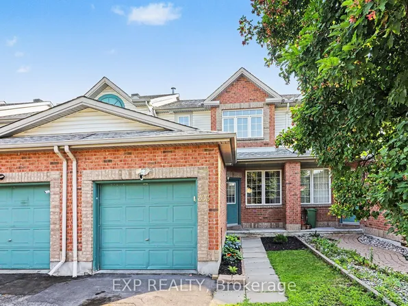 203 Duntroon Cir, Ottawa, ON K1T 4C9