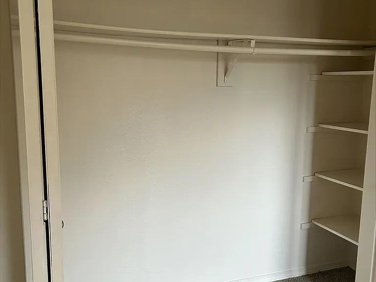 Mt. Pleasant Apartments — Photo 19