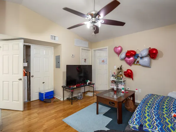 501 W 26th St APT 304, Austin, TX 78705