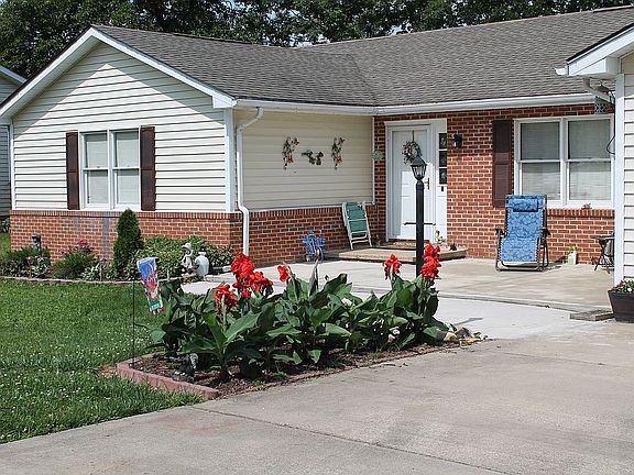4th image of 267 Flint Mountain Dr
